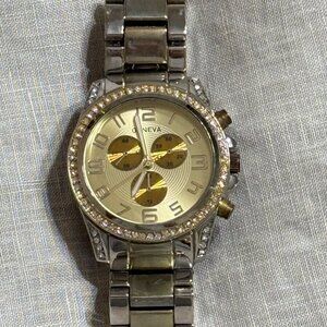 Louis Arden Women's Professional Stylish Bracelet Fashion Watch